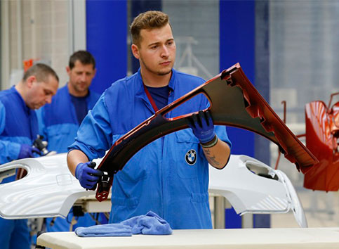 宝马静电服定制案例 宝马静电服定制案例